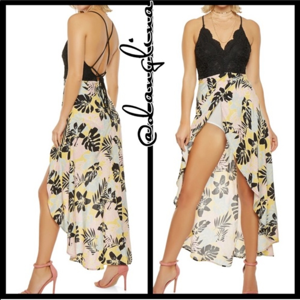 ❣️ Sale was 45$ down sizing ❣️ Leaf design crochet lace high low maxi romper
